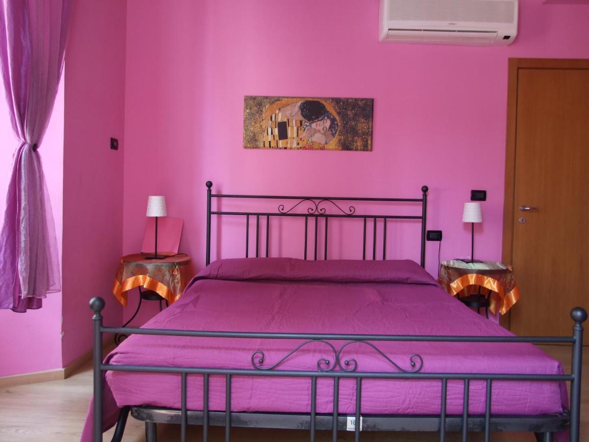 Bed and Breakfast Ghiro Ghiotto П'єтра-Лігуре Екстер'єр фото