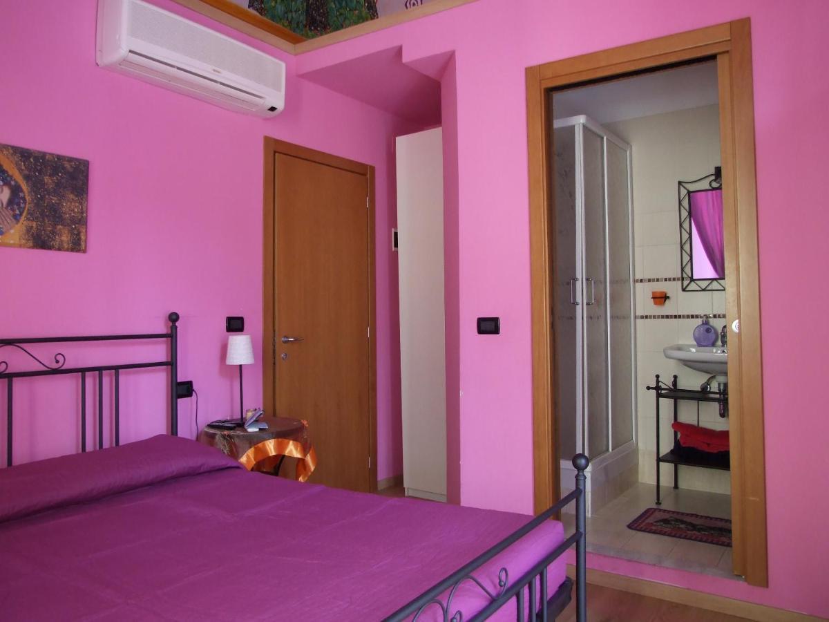 Bed and Breakfast Ghiro Ghiotto П'єтра-Лігуре Екстер'єр фото