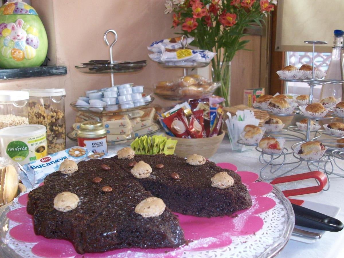 Bed and Breakfast Ghiro Ghiotto П'єтра-Лігуре Екстер'єр фото