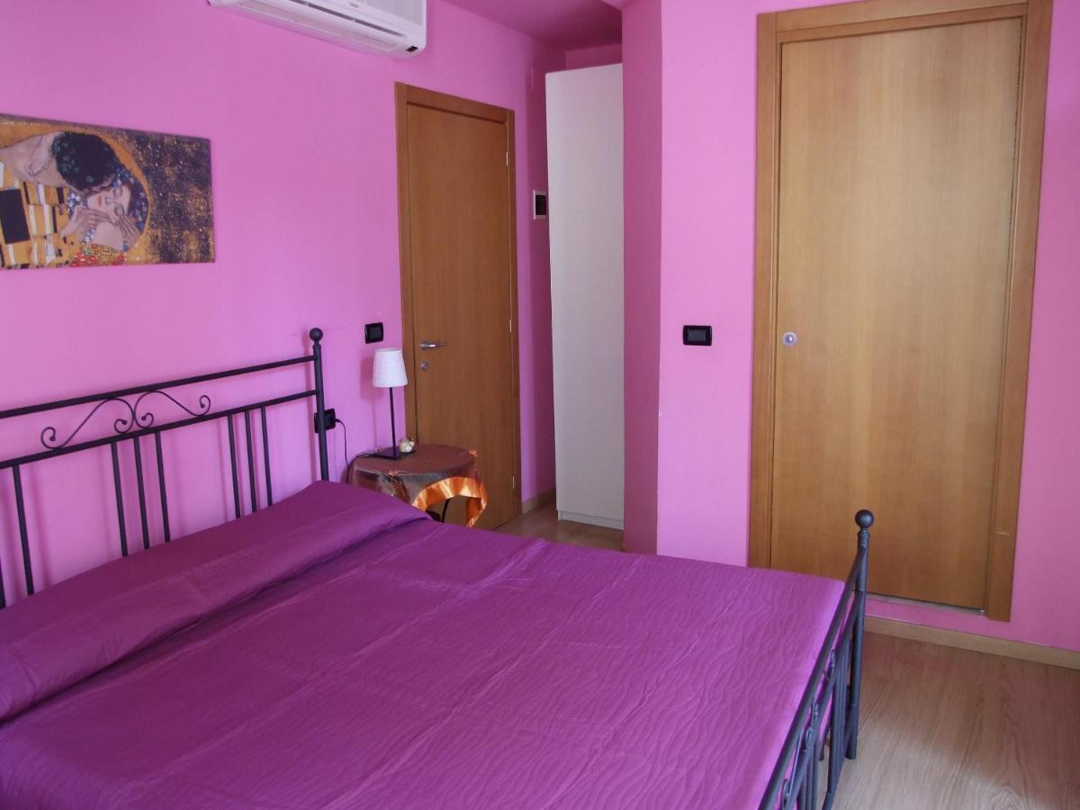 Bed and Breakfast Ghiro Ghiotto П'єтра-Лігуре Екстер'єр фото